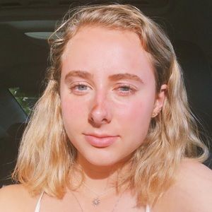 Meet your Posher, Clara